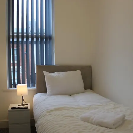 بيت ضيافة St Peter's Shared House برمنغهام