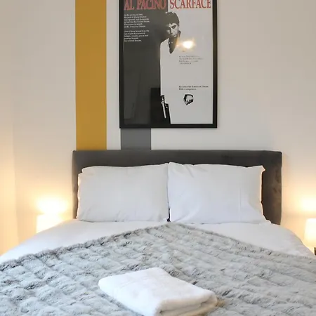 St Peter's Shared House برمنغهام