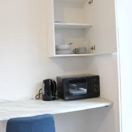 بيت ضيافة St Peter's Shared House *